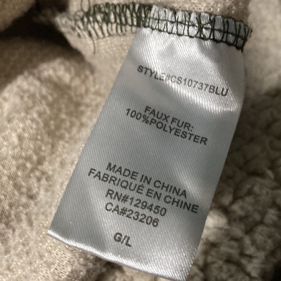 Women’s Como Blu Sherpa Pullover Sweatshirt with Hood in Ivory and Olive Green - Picture 5 of 5